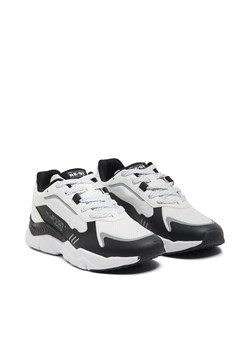 Cropp - Białe sneakersy z efektem reflective - biały ze sklepu Cropp w kategorii Buty sportowe męskie - zdjęcie 171189624