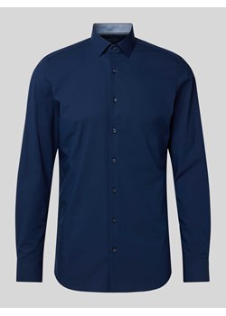 Koszula biznesowa o kroju body fit z kołnierzykiem typu kent ze sklepu Peek&Cloppenburg  w kategorii Koszule męskie - zdjęcie 171193152