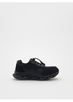 Reserved - Sportowe sneakersy - czarny ze sklepu Reserved w kategorii Buty sportowe dziecięce - zdjęcie 171196502
