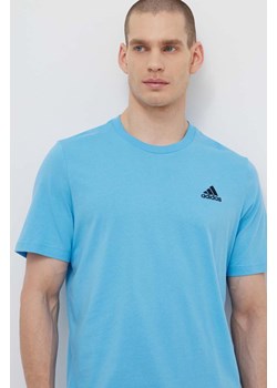 adidas t-shirt bawełniany męski kolor niebieski gładki IS1317 ze sklepu ANSWEAR.com w kategorii T-shirty męskie - zdjęcie 171197381
