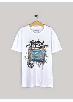 GATE T-shirt z nadrukiem o regularnym kroju S ze sklepu gateshop w kategorii T-shirty męskie - zdjęcie 171199234