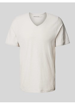 T-shirt z dekoltem w serek ze sklepu Peek&Cloppenburg  w kategorii T-shirty męskie - zdjęcie 171206203