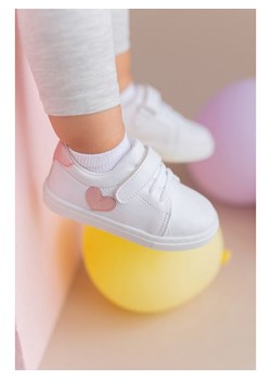 First Step Sneakersy &quot;Heart&quot; w kolorze białym ze sklepu Limango Polska w kategorii Buty sportowe dziecięce - zdjęcie 171208872