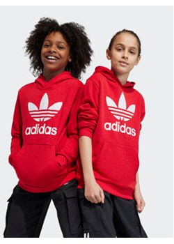 adidas Bluza Trefoil IJ7201 Czerwony Regular Fit ze sklepu MODIVO w kategorii Bluzy chłopięce - zdjęcie 171212250