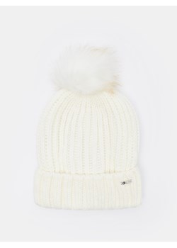 Mohito - Kremowa czapka z pomponem - kremowy ze sklepu Mohito w kategorii Czapki zimowe damskie - zdjęcie 171215782