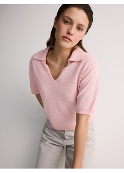 Reserved - Dzianinowa bluzka polo - pastelowy róż ze sklepu Reserved w kategorii Swetry damskie - zdjęcie 171217133