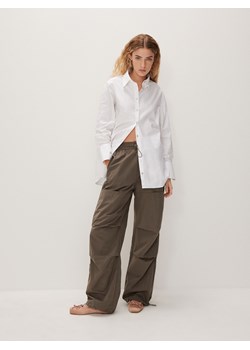 Reserved - Gładka koszula z bawełny - złamana biel ze sklepu Reserved w kategorii Koszule damskie - zdjęcie 171217211