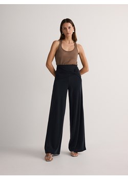Reserved - Szerokie spodnie z węzłem - szary ze sklepu Reserved w kategorii Spodnie damskie - zdjęcie 171219540