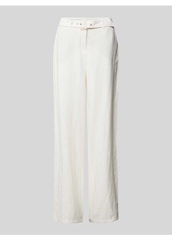 Spodnie z szerokimi nogawkami i materiałowym paskiem ze sklepu Peek&Cloppenburg  w kategorii Spodnie damskie - zdjęcie 171223352