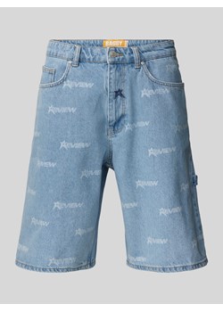 Szorty jeansowe o kroju baggy fit z nadrukiem z logo ze sklepu Peek&Cloppenburg  w kategorii Spodenki męskie - zdjęcie 171224244