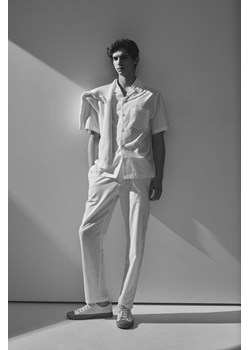H & M - Spodnie z domieszką lnu Regular Fit - Biały ze sklepu H&M w kategorii Spodnie męskie - zdjęcie 171230324
