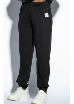 Spodnie dresowe damskie z kieszeniami czarne F1807, Kolor czarny, Rozmiar S, Fobya ze sklepu Primodo w kategorii Spodnie damskie - zdjęcie 171247530