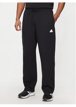 adidas Spodnie dresowe Embroidered IS2028 Czarny Regular Fit ze sklepu MODIVO w kategorii Spodnie męskie - zdjęcie 171253673