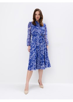 Mohito - Koszulowa niebieska sukienka midi - niebieski ze sklepu Mohito w kategorii Sukienki - zdjęcie 171259312