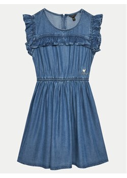 Guess Sukienka jeansowa J4GK02 D5C70 Niebieski Regular Fit ze sklepu MODIVO w kategorii Sukienki dziewczęce - zdjęcie 171292914