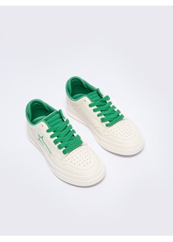 Sneakersy męskie kremowe z zielonymi wstawkami NN174119 801 ze sklepu Big Star w kategorii Buty sportowe męskie - zdjęcie 171294351