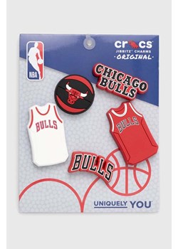 Crocs przypinki do obuwia JIBBITZ NBA Chicago Bulls 5-Pack 5-pack 10011280 ze sklepu PRM w kategorii Przypinki - zdjęcie 171298450