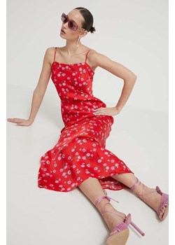Rotate sukienka kolor czerwony maxi rozkloszowana ze sklepu PRM w kategorii Sukienki - zdjęcie 171298983