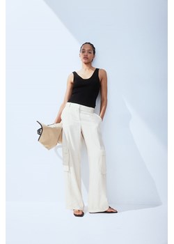 H & M - Spodnie utility - Beżowy ze sklepu H&M w kategorii Spodnie damskie - zdjęcie 171299680