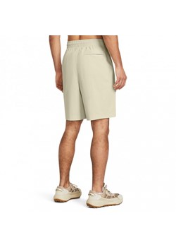 Męskie spodenki treningowe Under Armour UA Unstoppable Vented Short - kremowe ze sklepu Sportstylestory.com w kategorii Spodenki męskie - zdjęcie 171316741