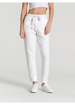 Sinsay - Spodnie dresowe - kremowy ze sklepu Sinsay w kategorii Spodnie damskie - zdjęcie 171322841