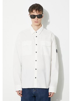 C.P. Company koszula bawełniana Gabardine Pocket męska kolor biały regular z kołnierzykiem klasycznym 16CMSH157A002824G ze sklepu ANSWEAR.com w kategorii Koszule męskie - zdjęcie 171323522