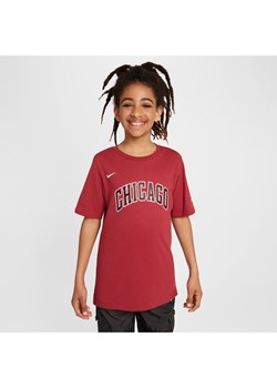 T-shirt dla dużych dzieci z logo Nike NBA Chicago Bulls City Edition - Czerwony ze sklepu Nike poland w kategorii Bluzki dziewczęce - zdjęcie 171331513