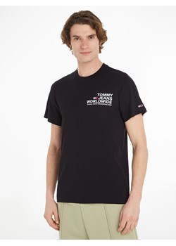 TOMMY JEANS Koszulka w kolorze czarnym ze sklepu Limango Polska w kategorii T-shirty męskie - zdjęcie 171336433