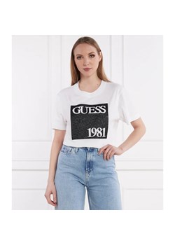 GUESS T-shirt SS CN GUESS BEADS | Regular Fit ze sklepu Gomez Fashion Store w kategorii Bluzki damskie - zdjęcie 171338783