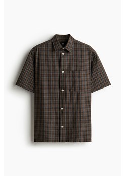 H & M - Koszula z krótkim rękawem Loose Fit - Brązowy ze sklepu H&M w kategorii Koszule męskie - zdjęcie 171359460