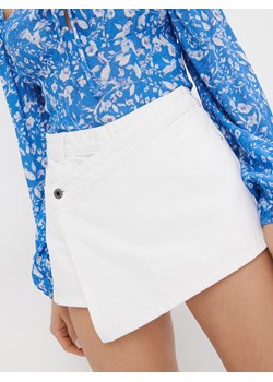 Mohito - Jeansowe spódnico-szorty - biały ze sklepu Mohito w kategorii Bluzki damskie - zdjęcie 171362791