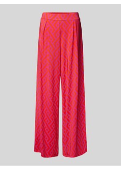Spodnie materiałowe z szeroką nogawką i zakładkami w pasie ze sklepu Peek&Cloppenburg  w kategorii Spodnie damskie - zdjęcie 171364161