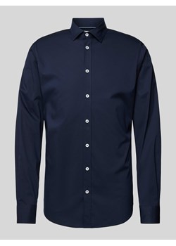 Koszula biznesowa o kroju tailored fit z kołnierzykiem typu kent ze sklepu Peek&Cloppenburg  w kategorii Koszule męskie - zdjęcie 171364224