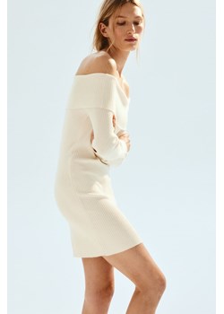H & M - Dzianinowa sukienka z odkrytymi ramionami - Biały ze sklepu H&M w kategorii Sukienki - zdjęcie 171364910