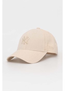 New Era czapka z daszkiem kolor beżowy z aplikacją NEW YORK YANKEES ze sklepu PRM w kategorii Czapki z daszkiem męskie - zdjęcie 171374950