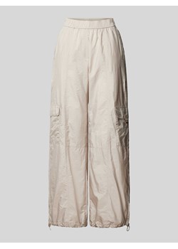 Spodnie cargo z szeroką nogawką i elastycznym pasem model ‘PASCALE’ ze sklepu Peek&Cloppenburg  w kategorii Spodnie damskie - zdjęcie 171375323