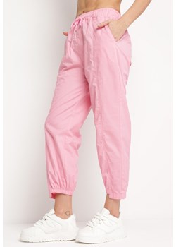 Różowe Spodnie z Gumką i Troczkiem w Pasie z Szerokimi Nogawkami Gesoia ze sklepu Born2be Odzież w kategorii Spodnie damskie - zdjęcie 171380433