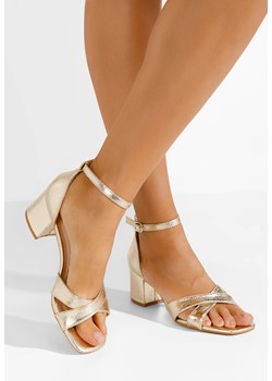 Złote sandały na słupku Lorenia ze sklepu Zapatos w kategorii Sandały damskie - zdjęcie 171394194