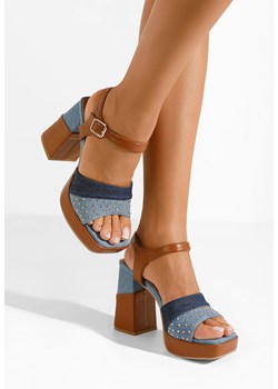 Granatowe sandały na słupku i platformie Shona ze sklepu Zapatos w kategorii Sandały damskie - zdjęcie 171406622