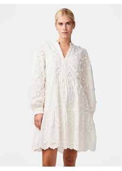 YAS Sukienka letnia Menusa 26033229 Biały Regular Fit ze sklepu MODIVO w kategorii Sukienki - zdjęcie 171411724