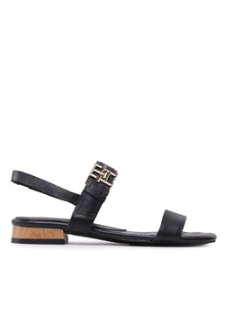 Sandały Tommy Hilfiger Hardware Flat Sandal FW0FW07094 Black BDS ze sklepu eobuwie.pl w kategorii Sandały damskie - zdjęcie 171415373