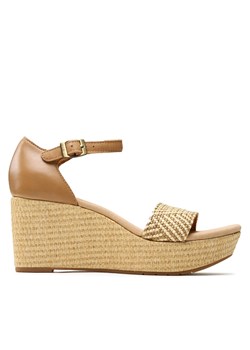 Sandały Clarks Rose Ease 26171322 Light Tan Lea ze sklepu eobuwie.pl w kategorii Espadryle damskie - zdjęcie 171416683