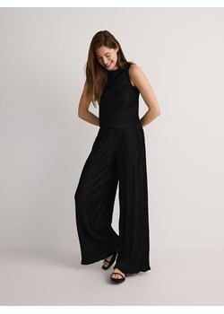 Reserved - Spodnie ze strukturalnej dzianiny - czarny ze sklepu Reserved w kategorii Spodnie damskie - zdjęcie 171444480
