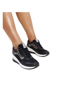 Czarne sneakersy damskie na koturnie Cross Jeans ze sklepu ButyModne.pl w kategorii Buty sportowe damskie - zdjęcie 171449652