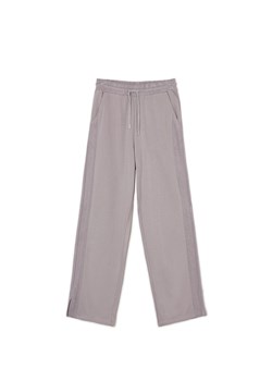 Cropp - Szare spodnie straight - szary ze sklepu Cropp w kategorii Spodnie damskie - zdjęcie 171474251