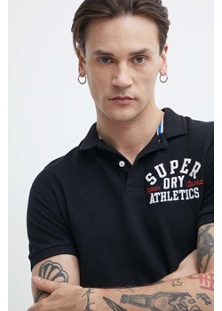 Superdry polo bawełniane kolor czarny z aplikacją ze sklepu ANSWEAR.com w kategorii T-shirty męskie - zdjęcie 171476944