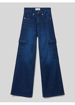 Jeansy o luźnym kroju z kieszeniami cargo ze sklepu Peek&Cloppenburg  w kategorii Spodnie dziewczęce - zdjęcie 171477982