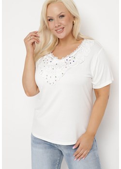 Biały T-shirt Koszulka z Krótkim Rękawem z Dekoltem Ozdobionym Koronką i Cyrkoniami Lovita ze sklepu Born2be Odzież w kategorii Bluzki damskie - zdjęcie 171491963