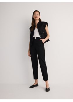Reserved - Spodnie z paskiem - czarny ze sklepu Reserved w kategorii Spodnie damskie - zdjęcie 171493613