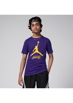 T-shirt dla dużych dzieci (chłopców) Jordan NBA Los Angeles Lakers Essential - Fiolet ze sklepu Nike poland w kategorii T-shirty chłopięce - zdjęcie 171502393
